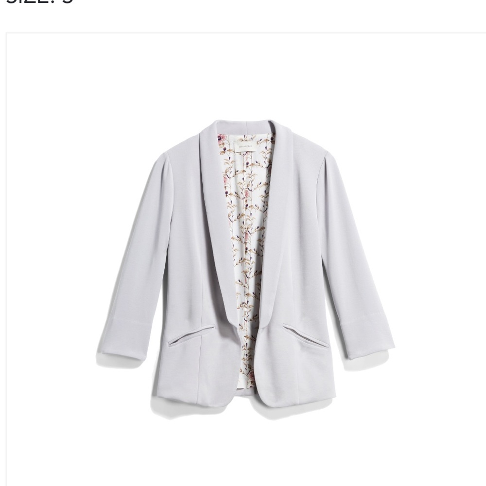 Chic, feminine like new Blazer